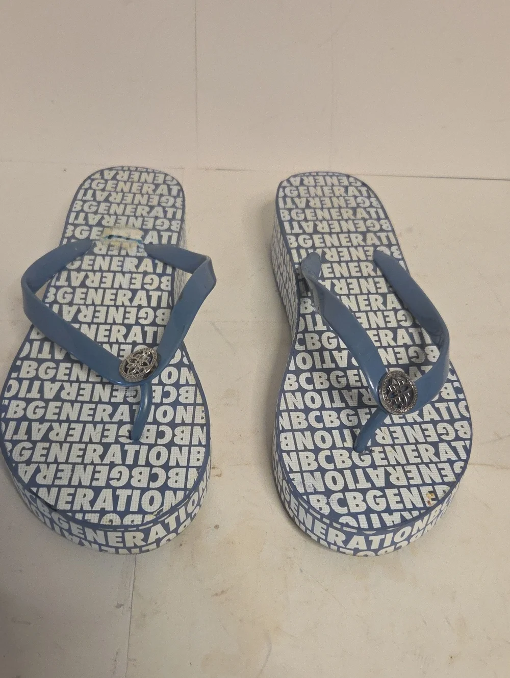 BCBGeneration Light Blue Logo Platform Flip Flops Size 10 New W Out Tag